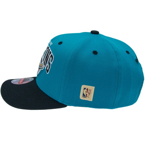 Mitchell & Ness NBA Detroit Pistons Team Arch Snapback