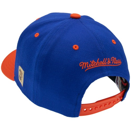 Mitchell & Ness NBA New York Knicks Team Arch Snapback